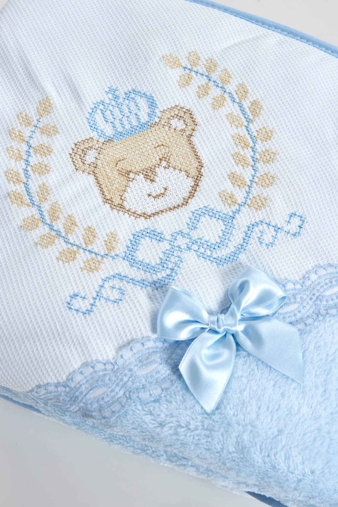 Manta polar con punto de cruz - MINI MUNDO