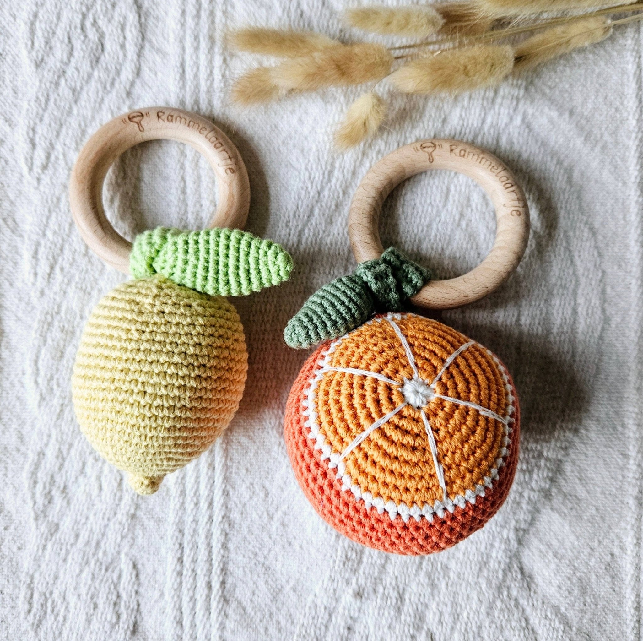 Sonajero de ganchillo hecho a mano Naranja - Naranja - MINI MUNDO